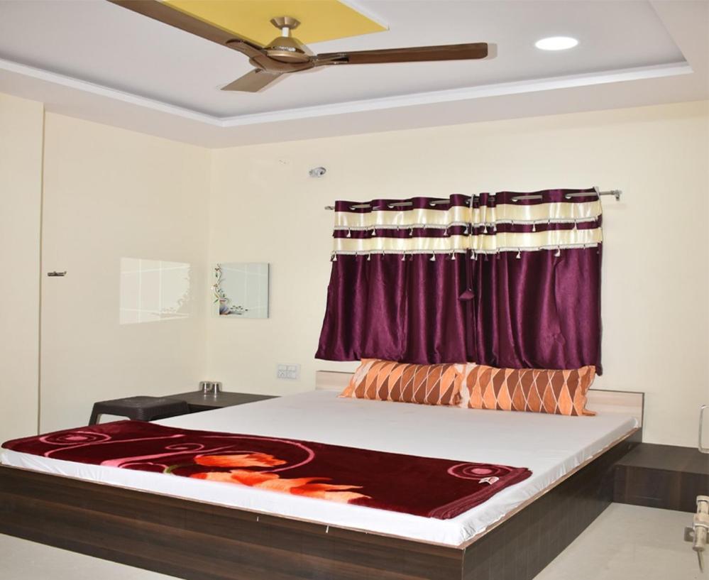 Hotel Shivalay Shegaon Esterno foto